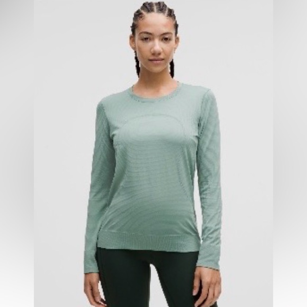 Lululemon Swiftly Relaxed Long Sleeve Top Crater Blue 6 Hip Length